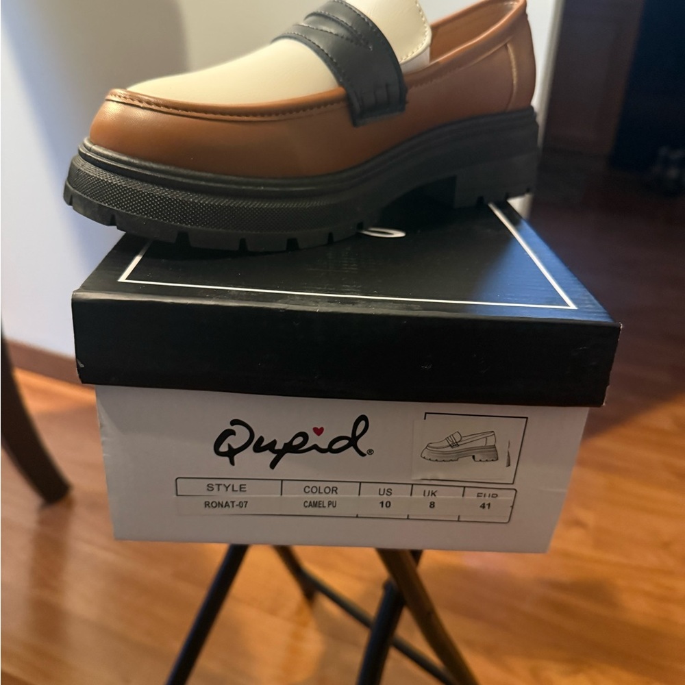 RONAT CAMEL PU LOAFERS! - Picture 4 of 6